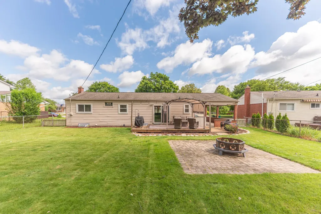 248 Nichols Drive Saline City MI 48176