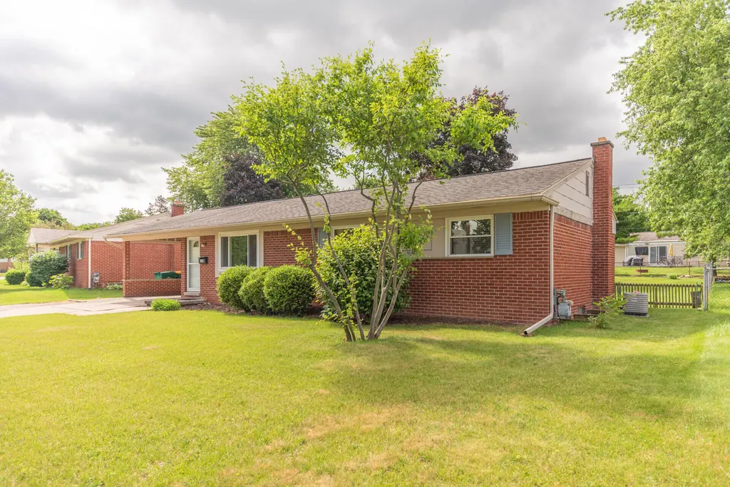 248 Nichols Drive Saline City MI 48176