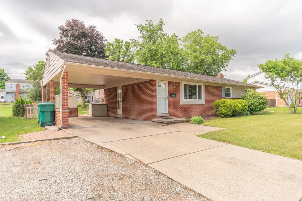 248 Nichols Drive Saline City MI 48176