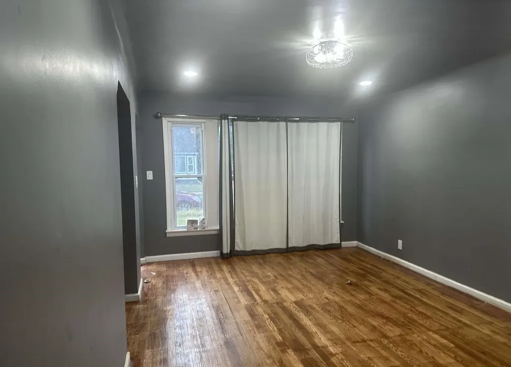 18498 Vaughan Street Detroit City MI 48219