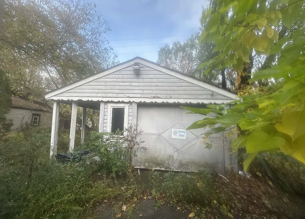 18498 Vaughan Street Detroit City MI 48219