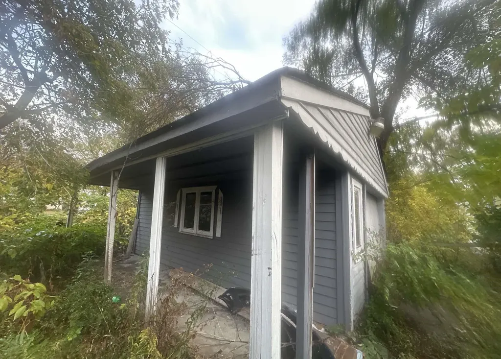 18498 Vaughan Street Detroit City MI 48219