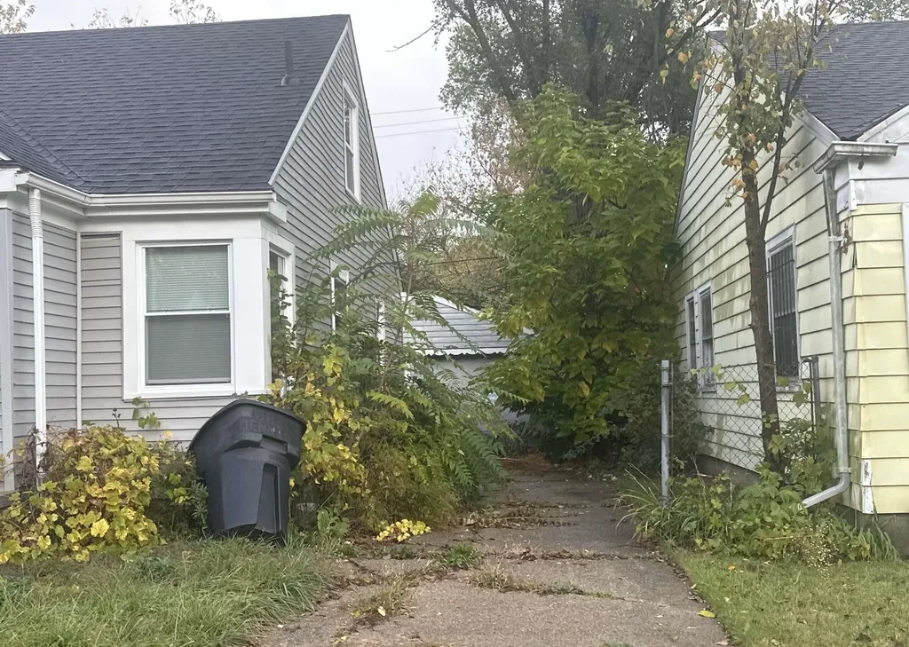 18498 Vaughan Street Detroit City MI 48219