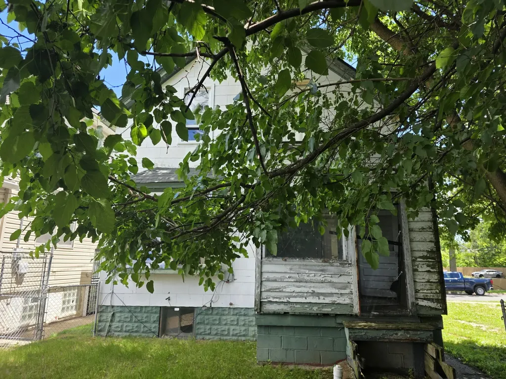 4011 French Road Detroit City MI 48214