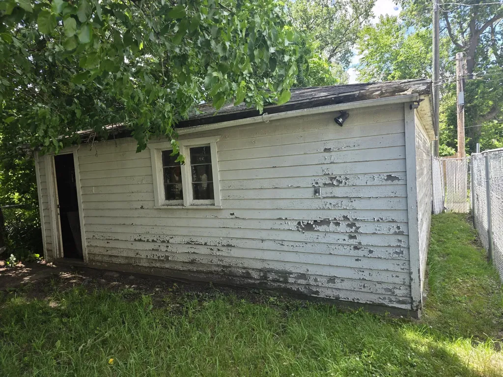 4011 French Road Detroit City MI 48214