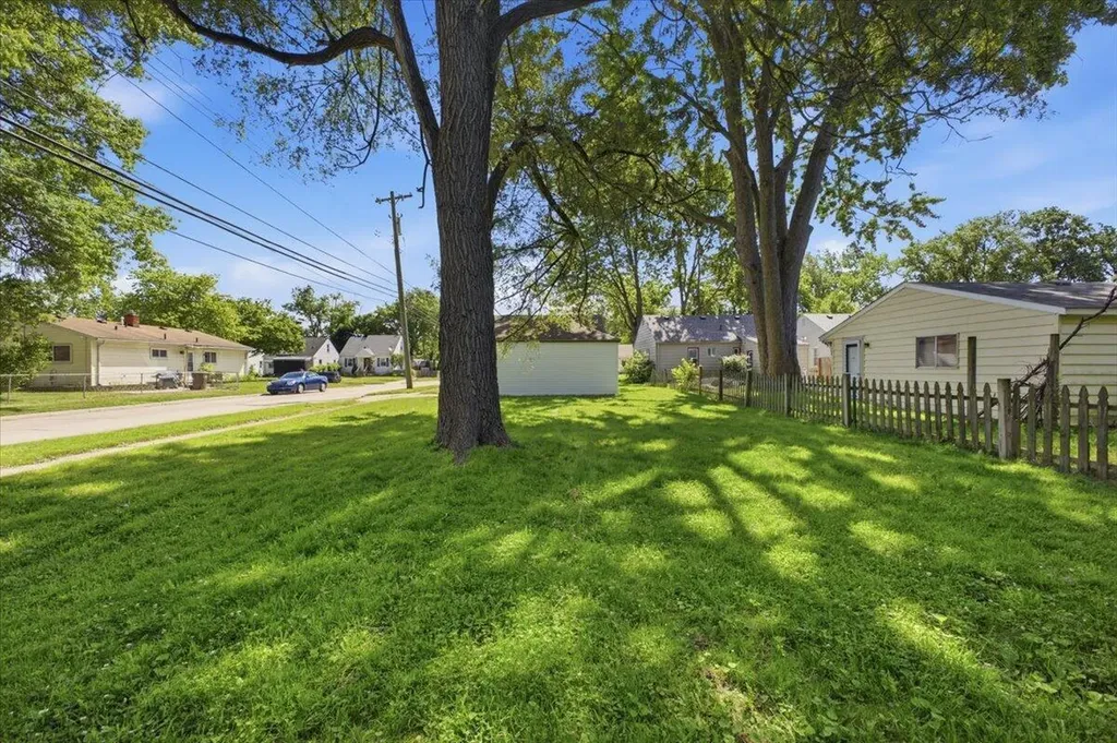 4412 Columbus Street Wayne City MI 48184