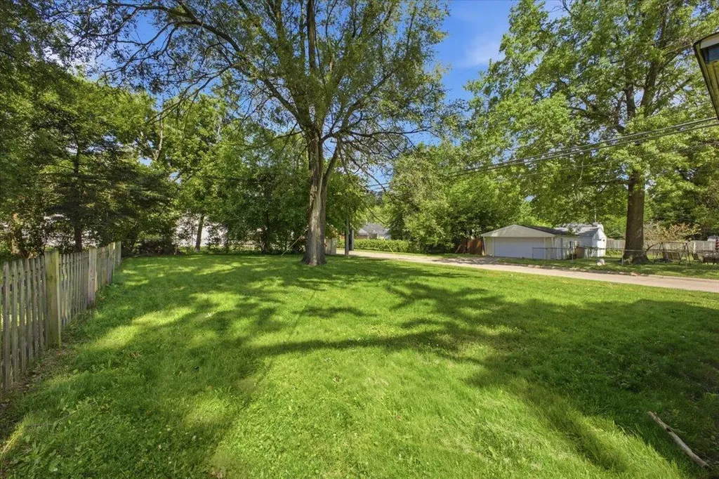 4412 Columbus Street Wayne City MI 48184