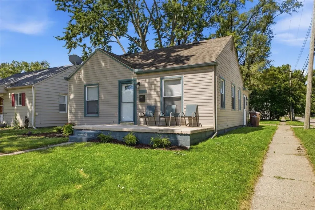 4412 Columbus Street Wayne City MI 48184