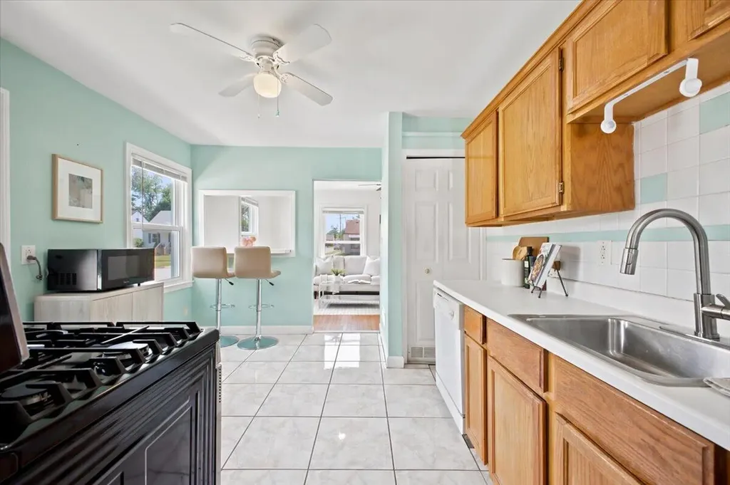 4412 Columbus Street Wayne City MI 48184