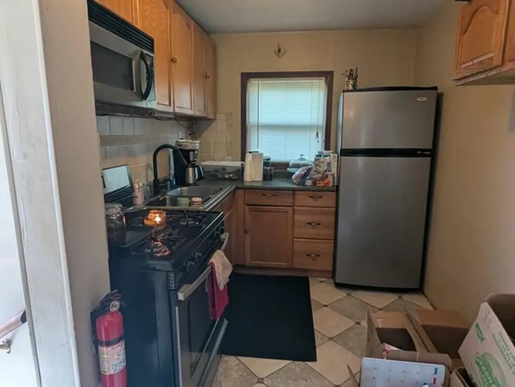 646 S Francis Avenue Lansing City MI 48912