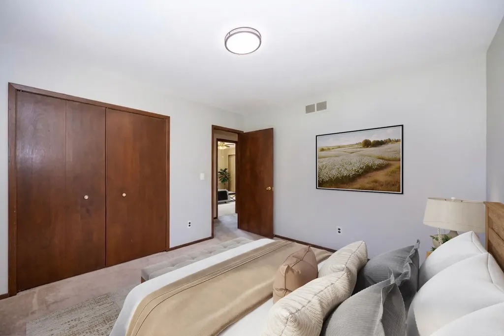 476 Coldiron Drive Rochester Hills City MI 48307