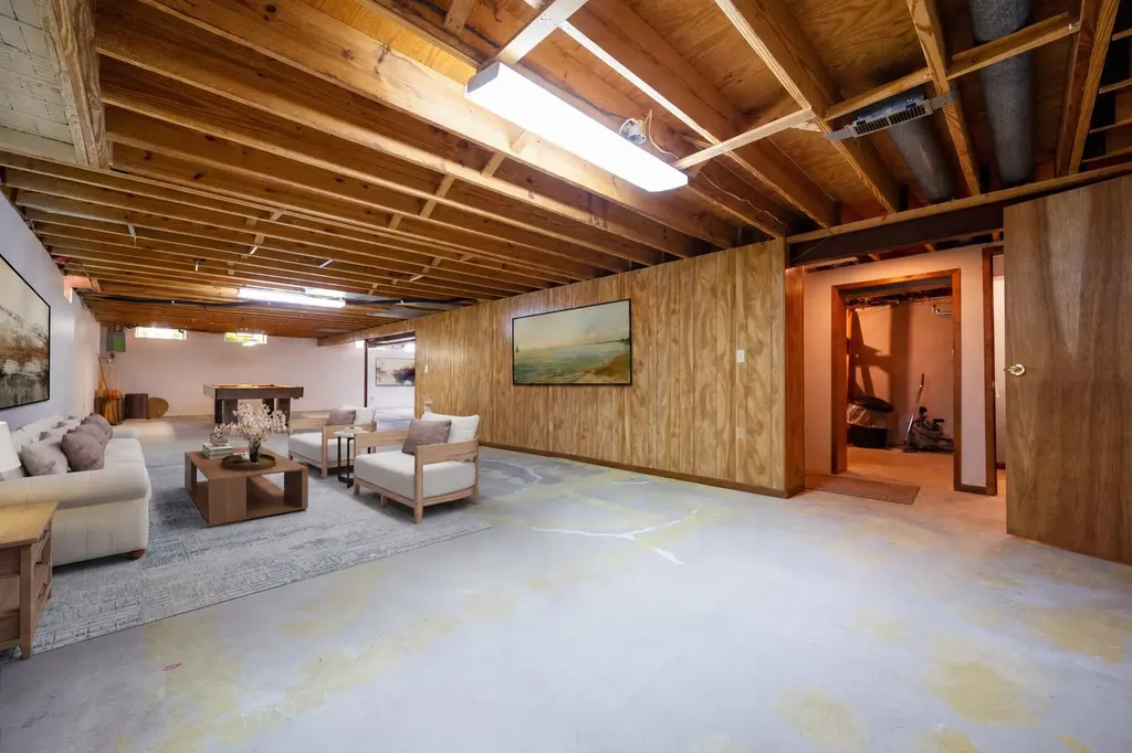 476 Coldiron Drive Rochester Hills City MI 48307