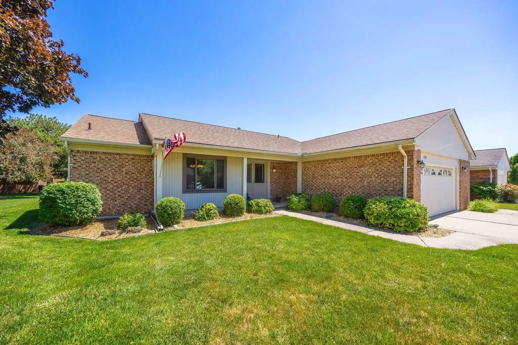 476 Coldiron Drive Rochester Hills City MI 48307
