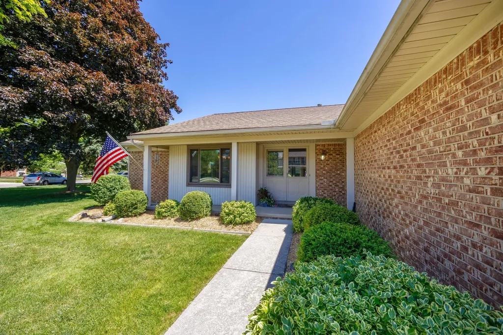 476 Coldiron Drive Rochester Hills City MI 48307