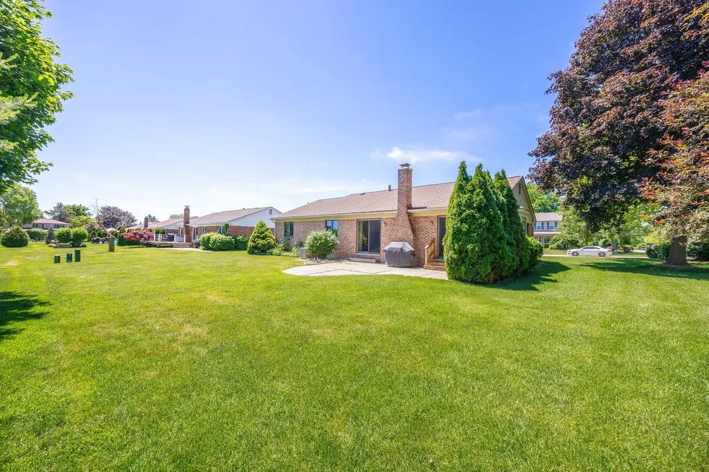 476 Coldiron Drive Rochester Hills City MI 48307