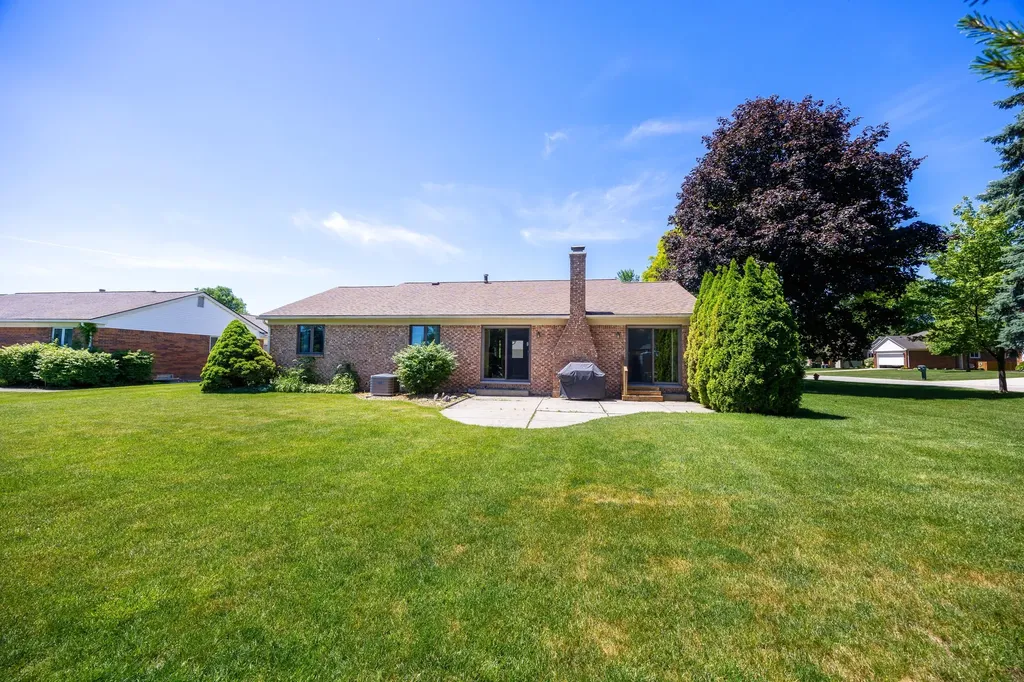 476 Coldiron Drive Rochester Hills City MI 48307