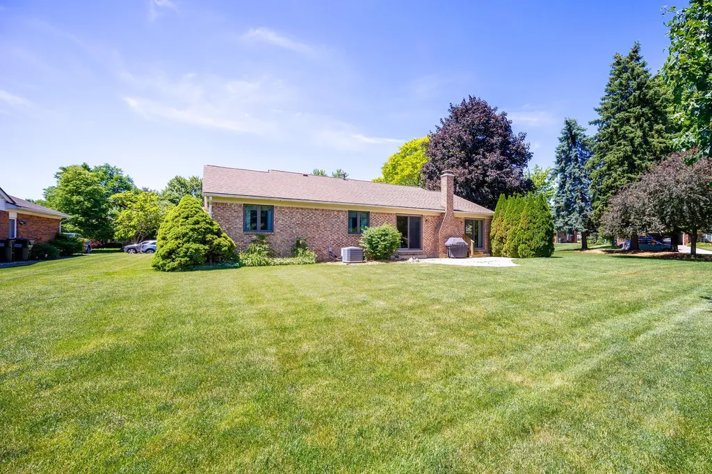 476 Coldiron Drive Rochester Hills City MI 48307