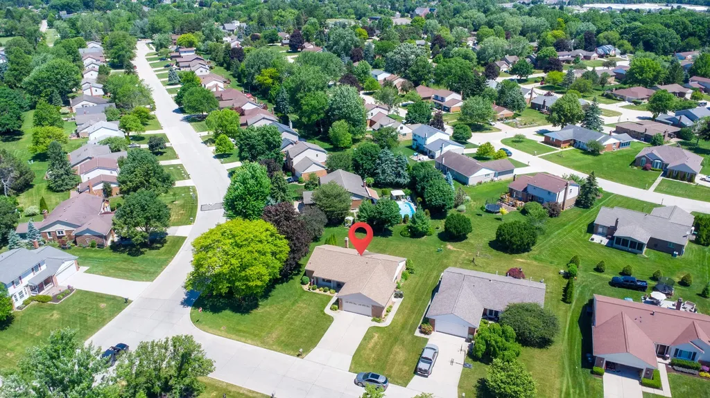 476 Coldiron Drive Rochester Hills City MI 48307