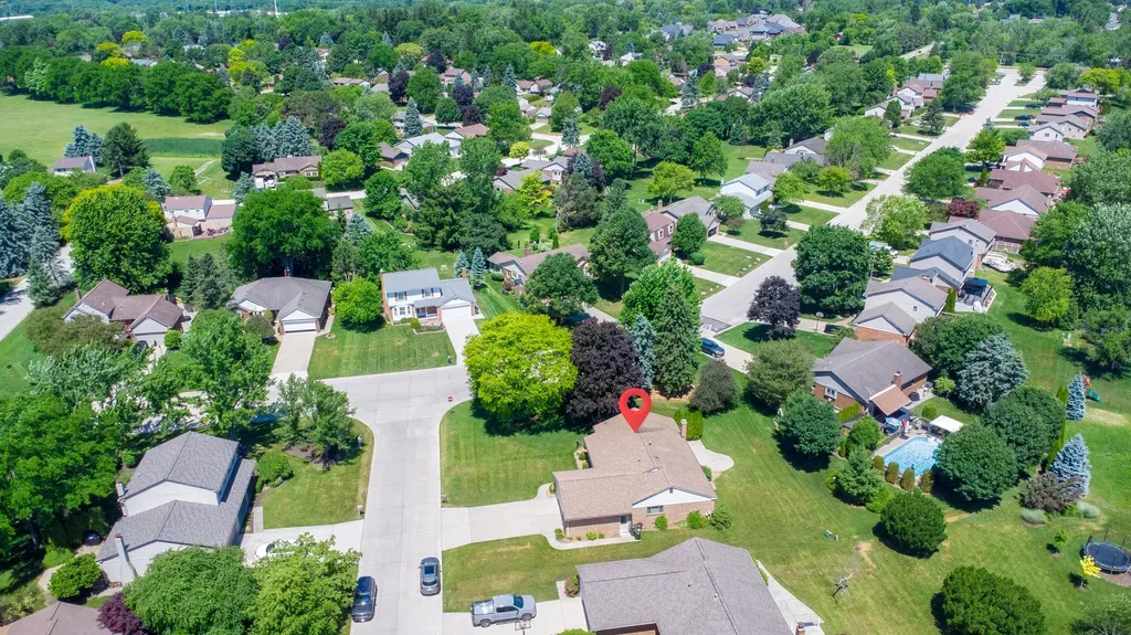 476 Coldiron Drive Rochester Hills City MI 48307