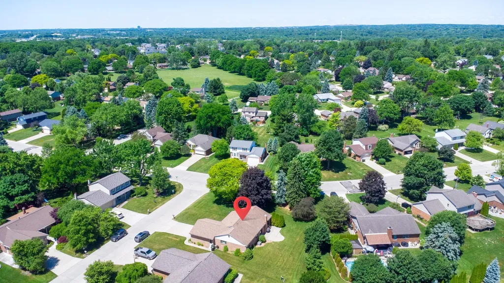 476 Coldiron Drive Rochester Hills City MI 48307