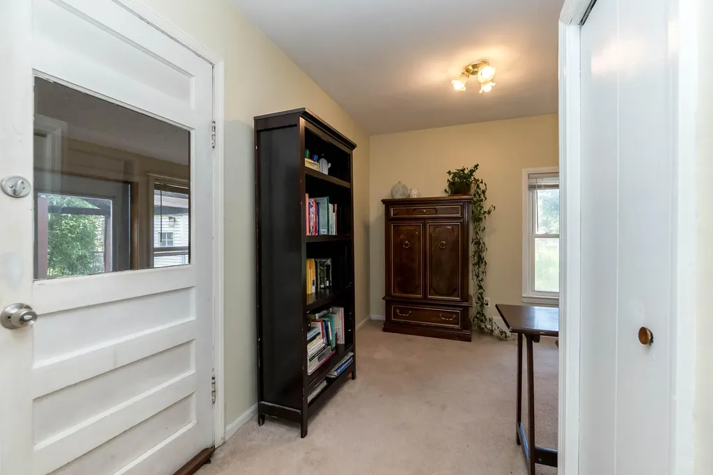 18951 Sunset Street Livonia City MI 48152