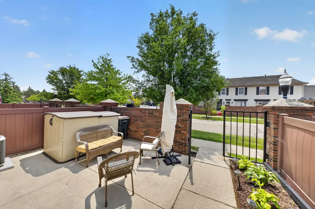 41222 Southwind Drive Canton Charter Township MI 48188