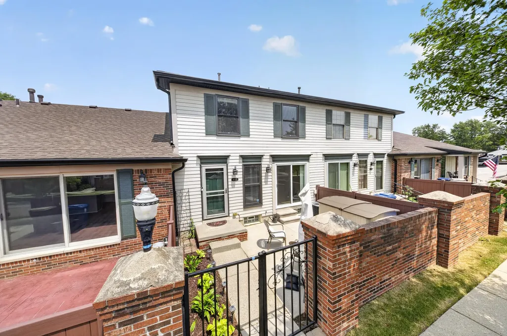 41222 Southwind Drive Canton Charter Township MI 48188