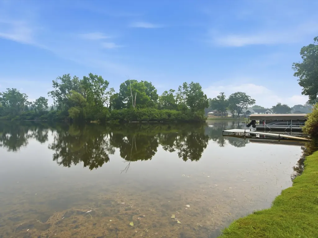 3926 Lakes Edge Drive Commerce Charter Township MI 48382
