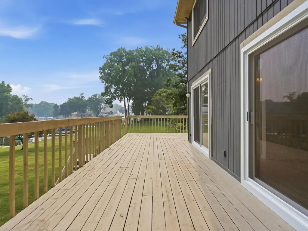 3926 Lakes Edge Drive Commerce Charter Township MI 48382