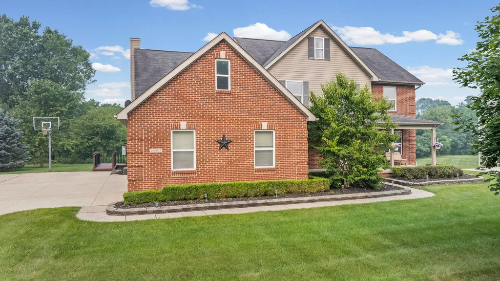 20903 Oak Tree Drive Lyon Charter Township MI 48178