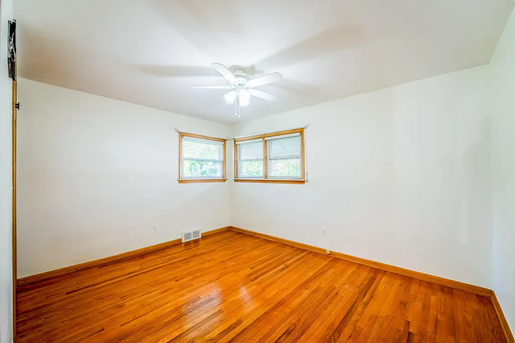2910 Parkwood Street Trenton City MI 48183