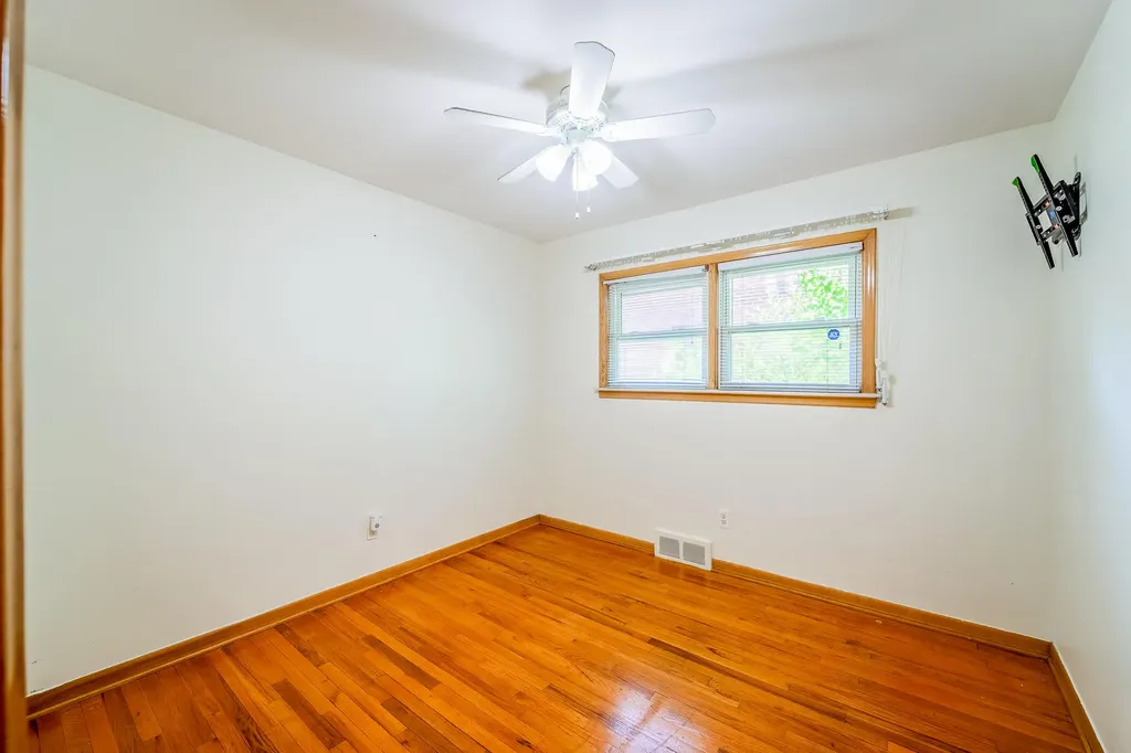 2910 Parkwood Street Trenton City MI 48183