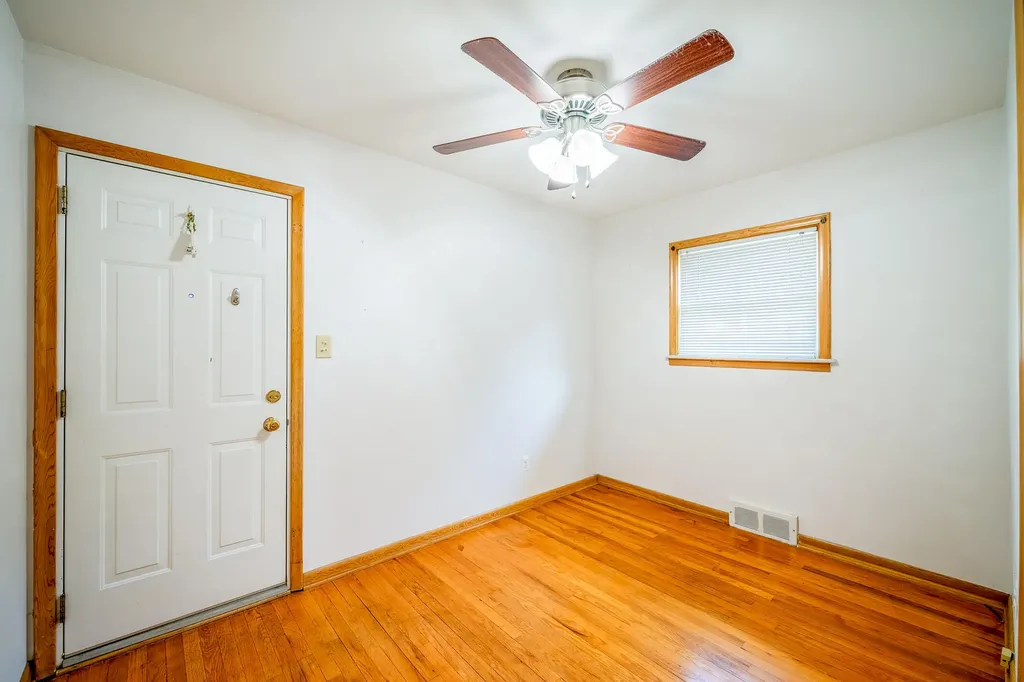 2910 Parkwood Street Trenton City MI 48183