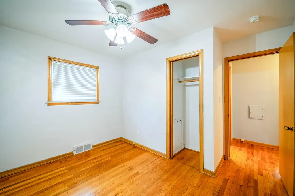 2910 Parkwood Street Trenton City MI 48183