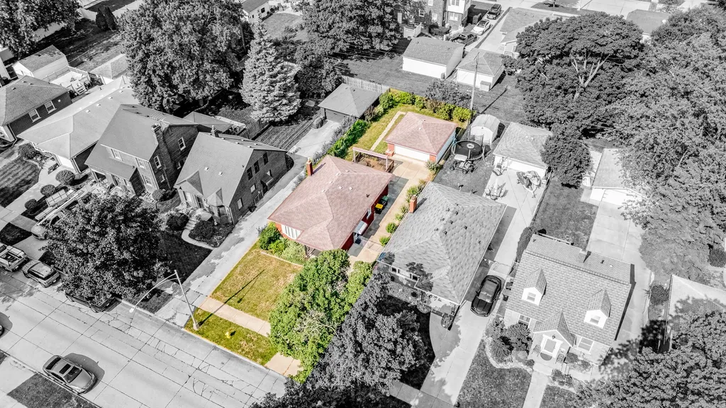 2910 Parkwood Street Trenton City MI 48183