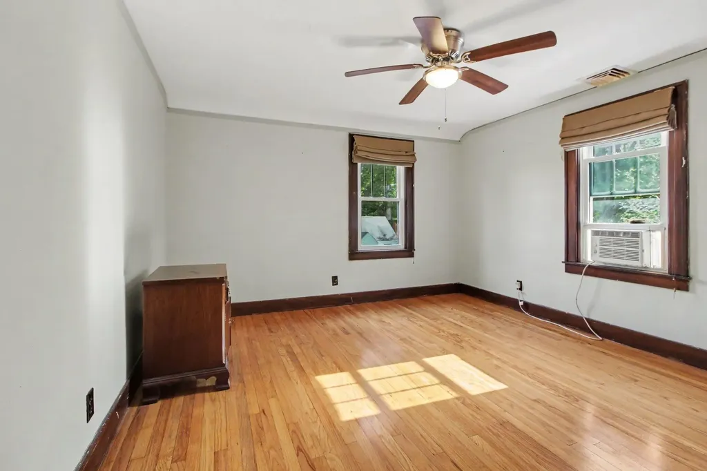 35229 Atlas Street Romulus City MI 48174