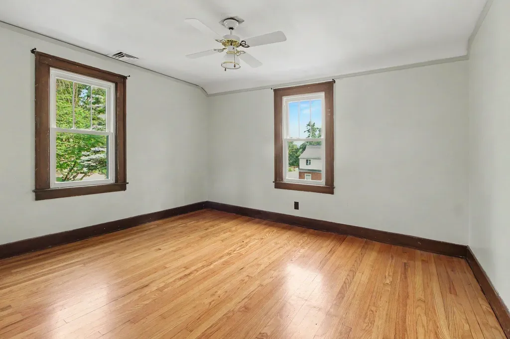 35229 Atlas Street Romulus City MI 48174