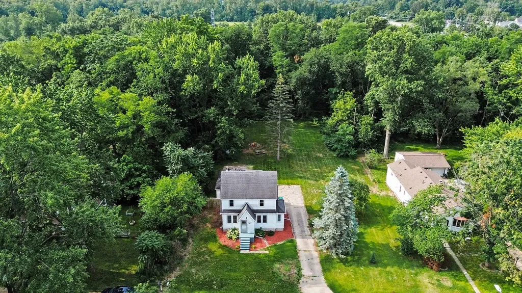 35229 Atlas Street Romulus City MI 48174
