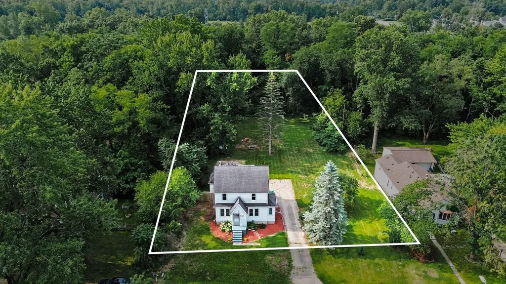 35229 Atlas Street Romulus City MI 48174