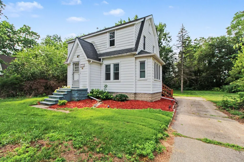 35229 Atlas Street Romulus City MI 48174