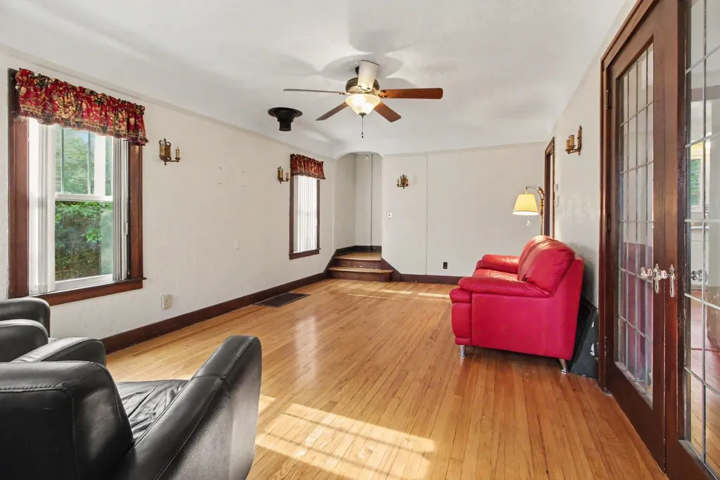 35229 Atlas Street Romulus City MI 48174