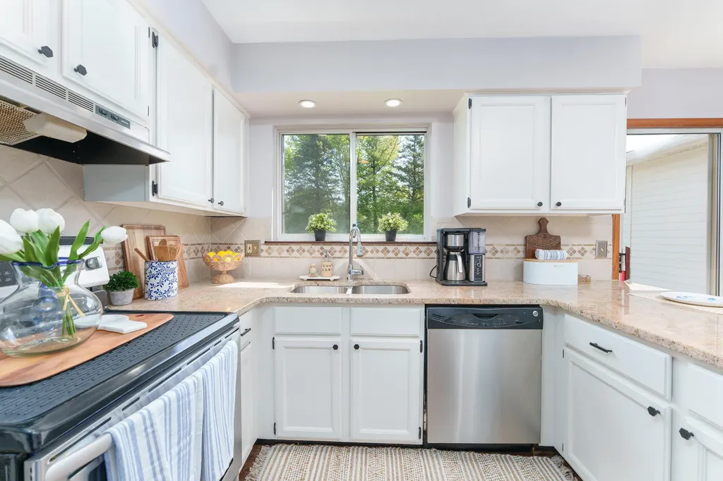 6727 Robison Lane Pittsfield Charter Township MI 48176