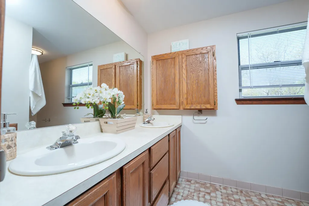 6727 Robison Lane Pittsfield Charter Township MI 48176