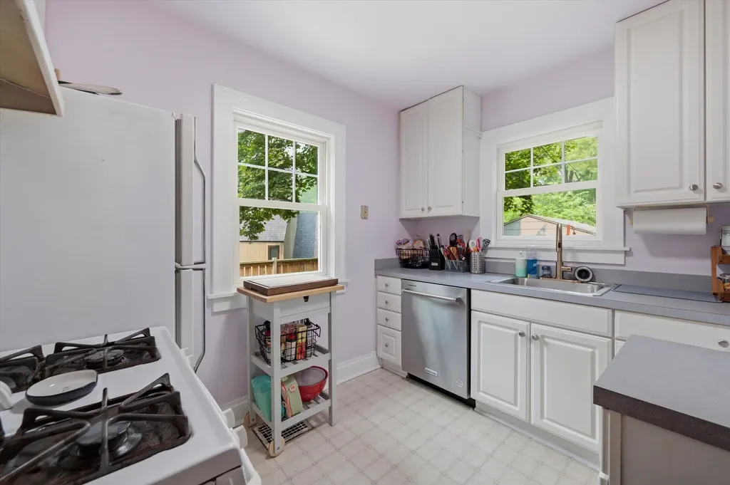 325 Hilldale Drive Ann Arbor City MI 48105