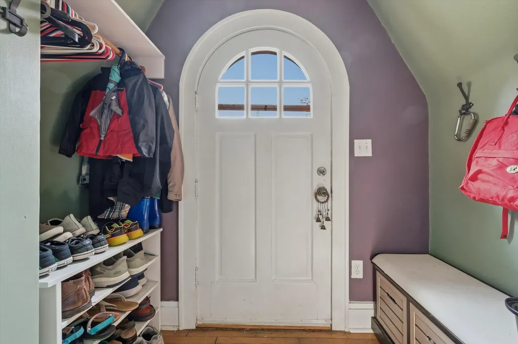 325 Hilldale Drive Ann Arbor City MI 48105