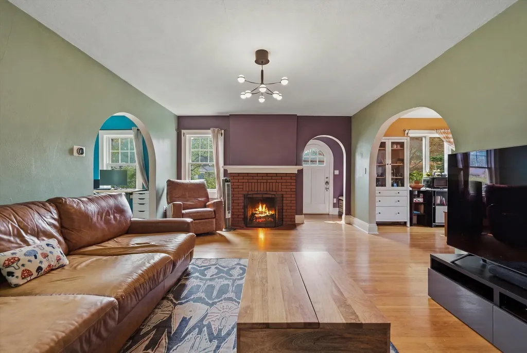 325 Hilldale Drive Ann Arbor City MI 48105