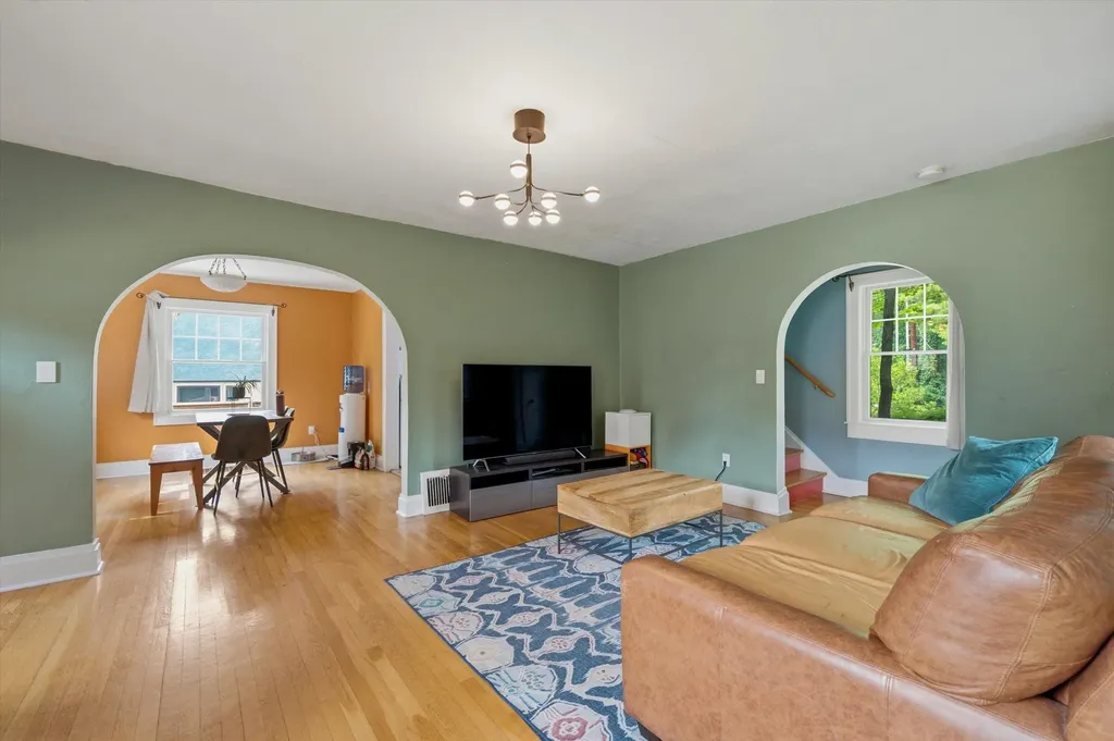 325 Hilldale Drive Ann Arbor City MI 48105