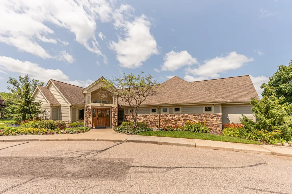 1643 Coburn Drive Pittsfield Charter Township MI 48108