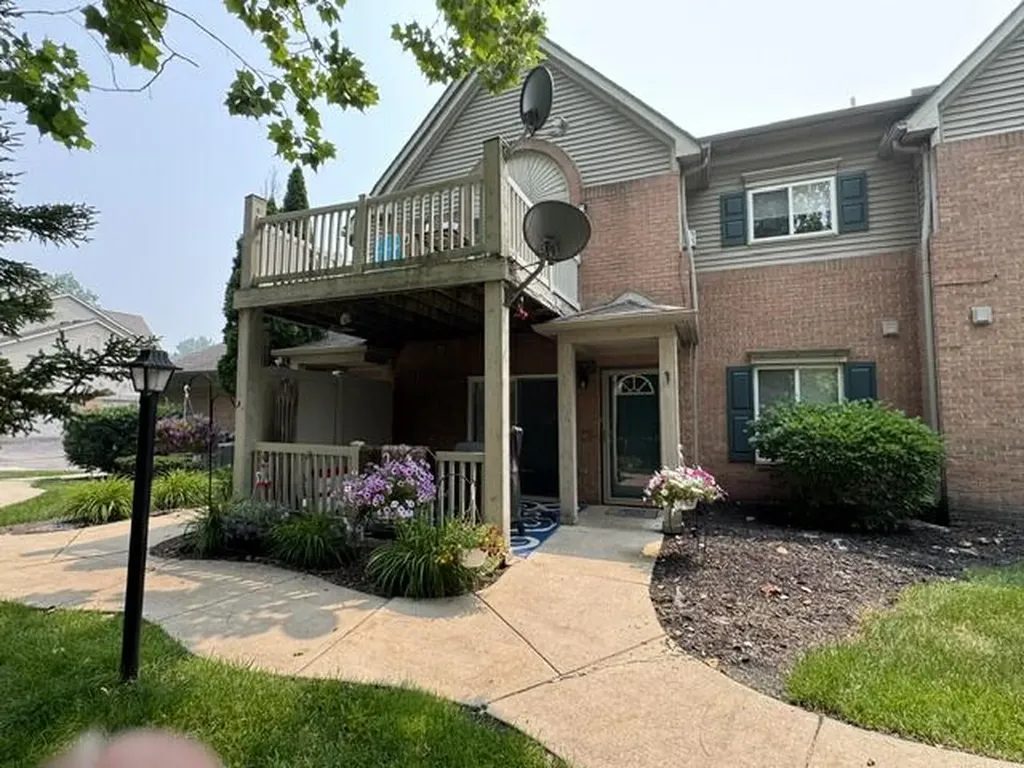 432 Marigold Circle Westland City MI 48185
