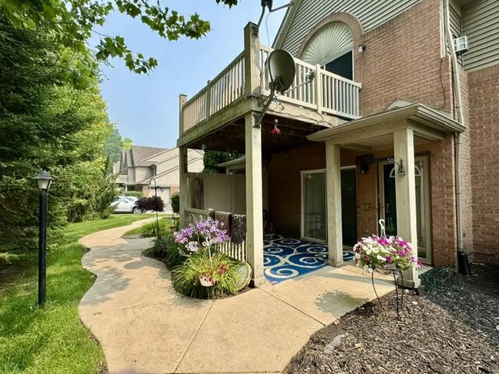 432 Marigold Circle Westland City MI 48185